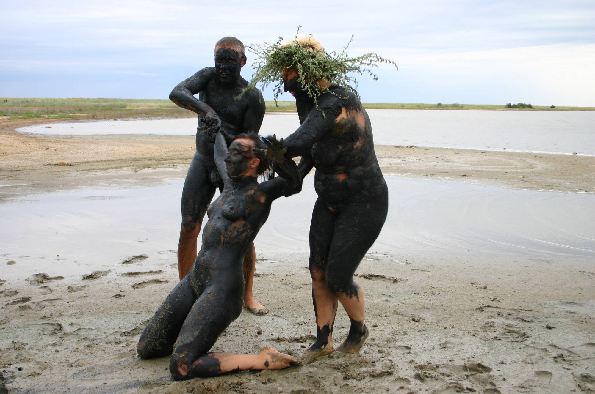Pure Nudism Black Mud-Paint Couples - 2